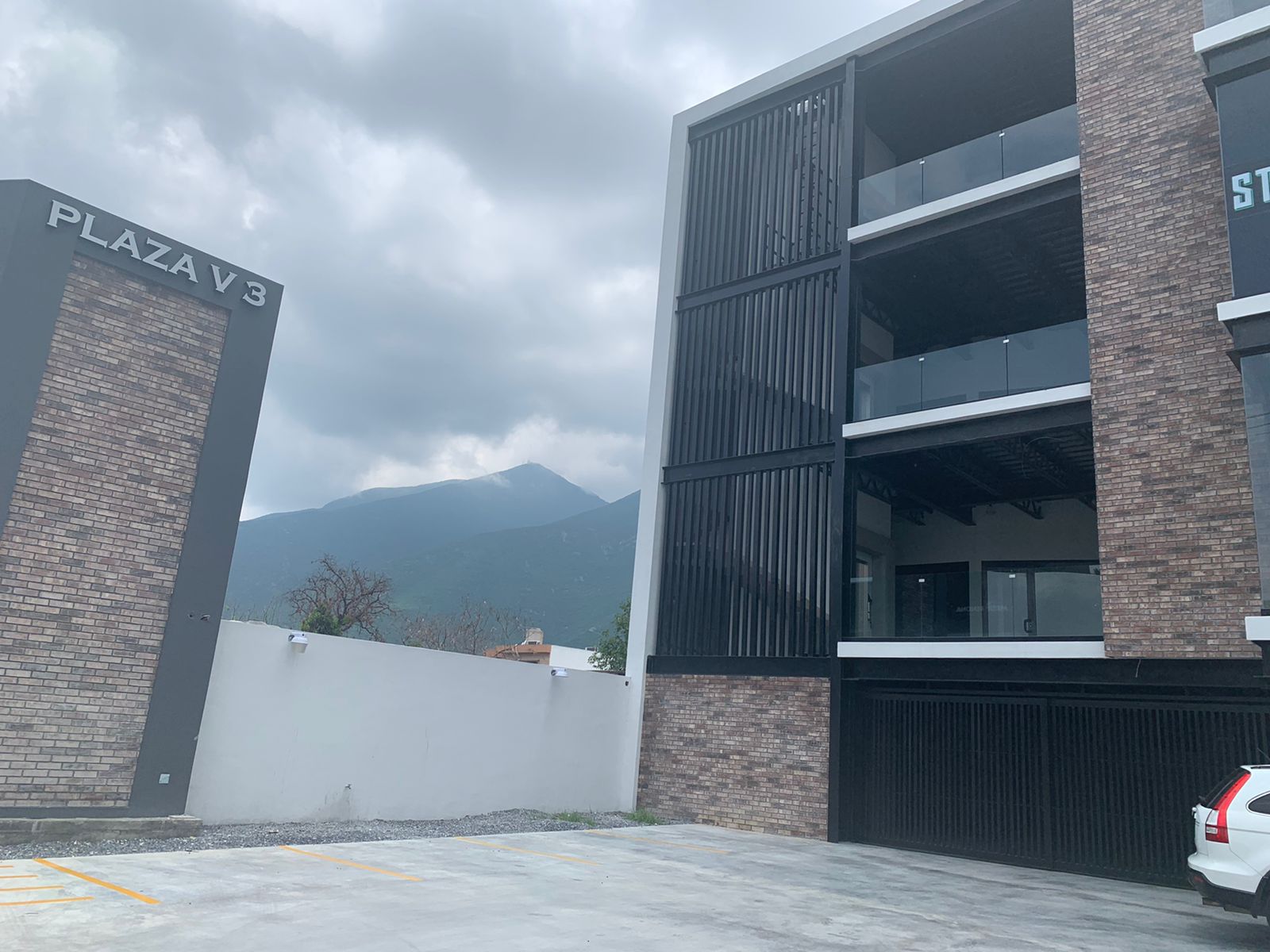 LOCALES COMERCIALES U OFICINAS